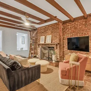 Apartment Stays Garden On Chatham Square, Savannah