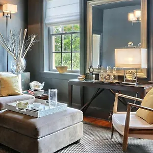 Apartment Romancing The Jones, Savannah
